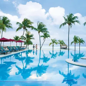 azul-fives-hotel-by-karisma.quintano-roohotels.com/